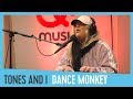 Tones And I - 'Dance Monkey' (live & akoestisch bij Domien) // Qmusic