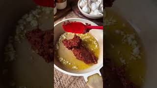 Rajasthani lehsun ki chutney hits different 🧄🌶️ #youtubeshorts #trending #shorts