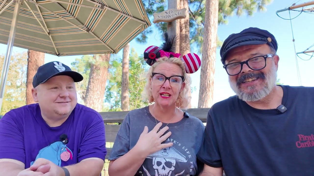 Our Snazzy, Post Card, Pirates & Pin Trading Video @ Disneyland!