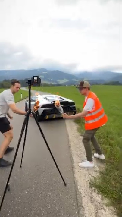 Sebuah Foto Yang Bisa Membuat Semua Orang Melongo (Source:@manuel_bechter)