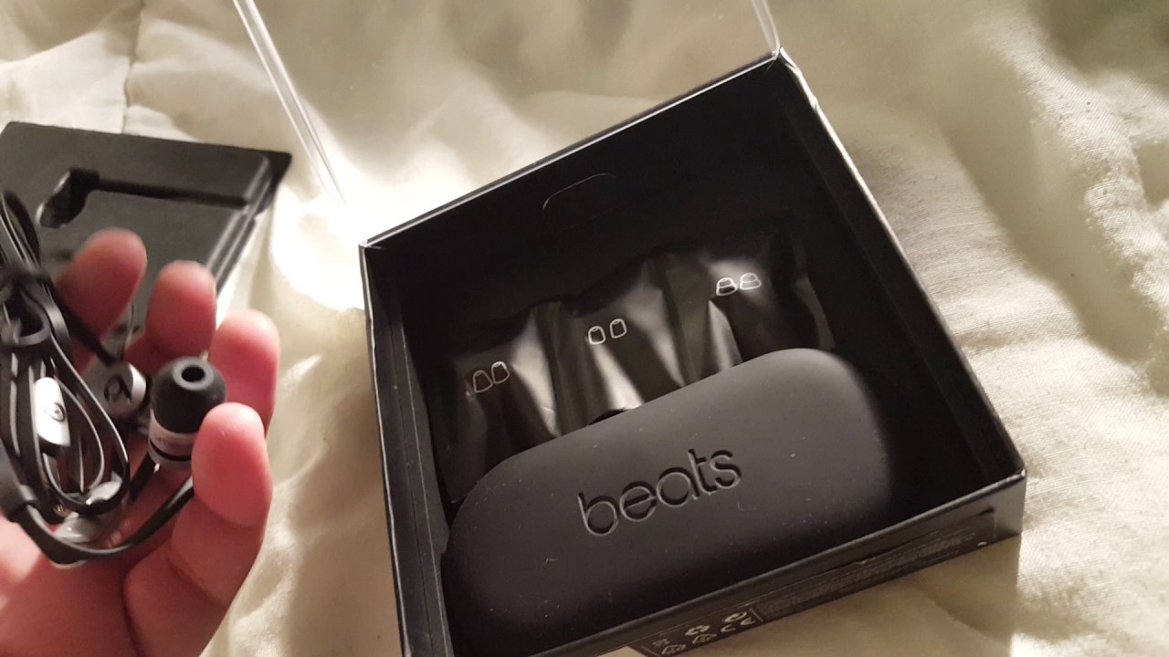 Urbeats In-Ear earphones Unboxing Red and Space Grey