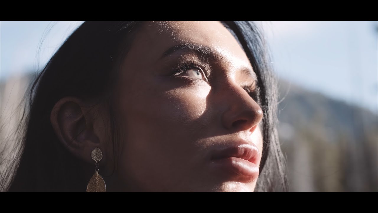 HER Fujifilm X T3 Zeiss Touit 32mm F 1 8 4K YouTube