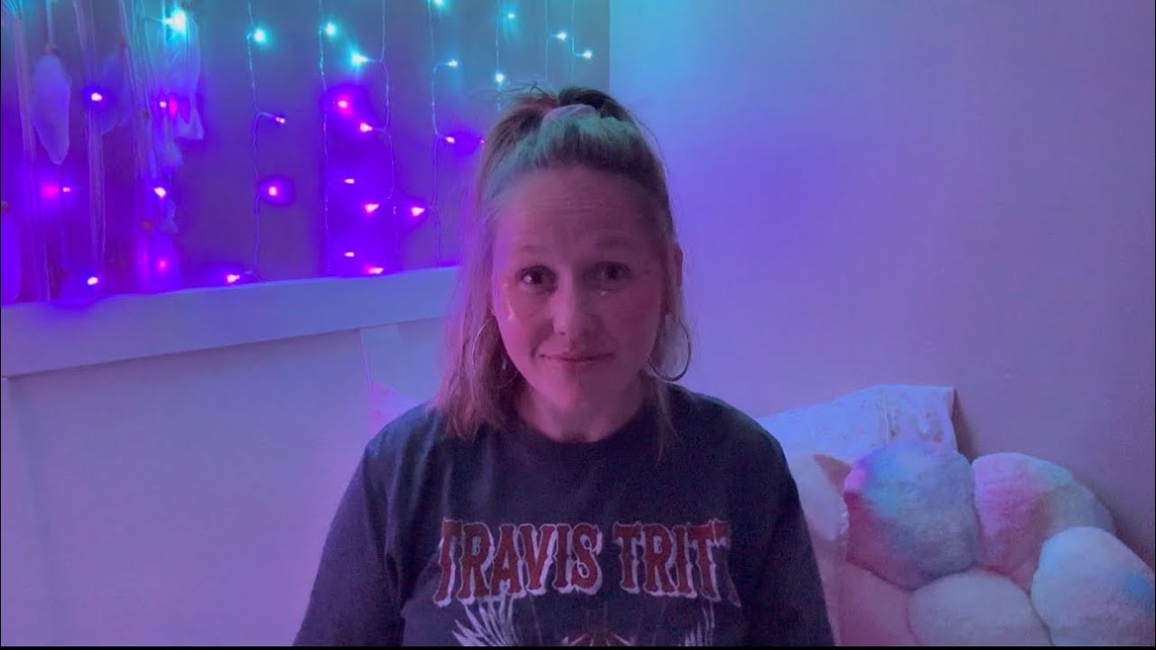 Pisces- Someone’s battling jealousy when it comes to you. You have no idea but it’s consuming them….