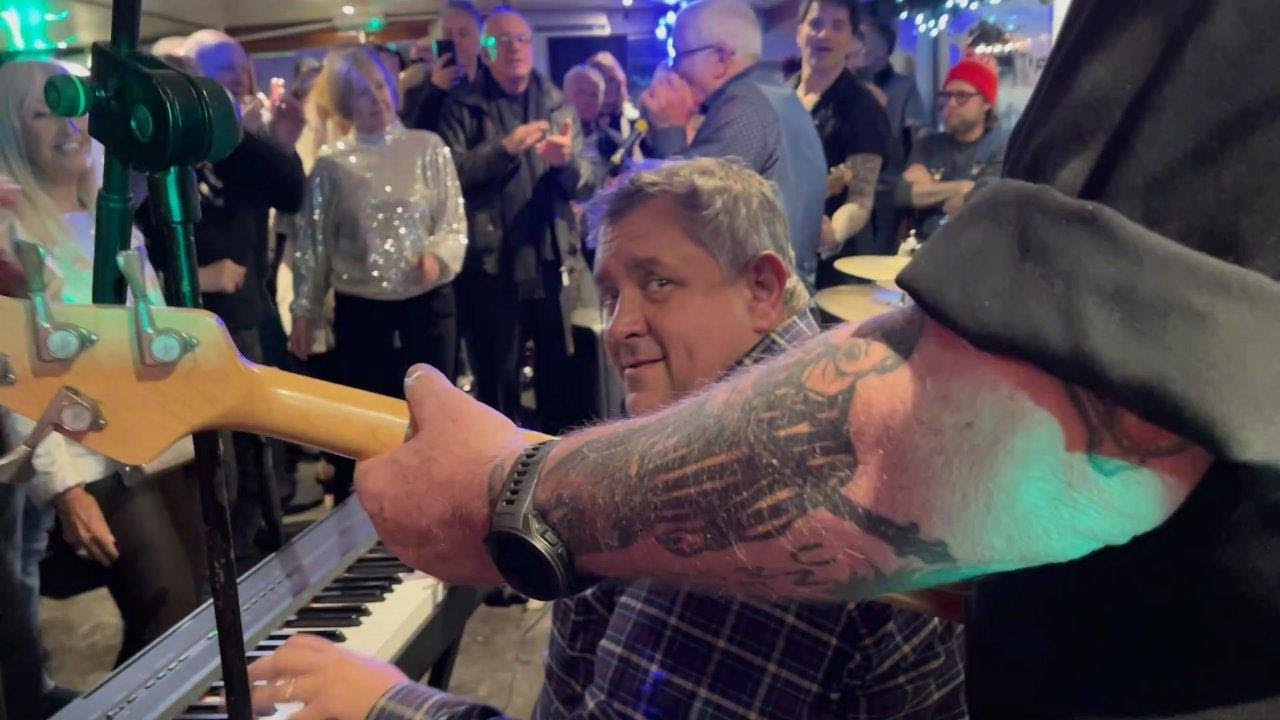 Ben Waters, David Graham & Eskimo Brothers Rockin the boat December 2023 | Route 66 & Johnny B Goode