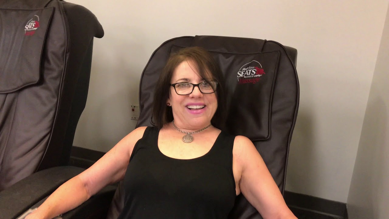 1 Minute Highlights. Houston, Texas. Massage Chair at Houston Hobby