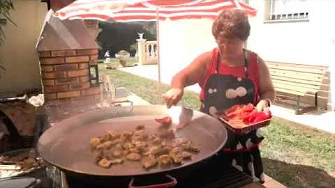 Quelle taille de poêle à paella pour 20 personnes ?