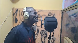 Last song of Aseibu Amanfi is  whe me biem with his son Odehyie Keff 