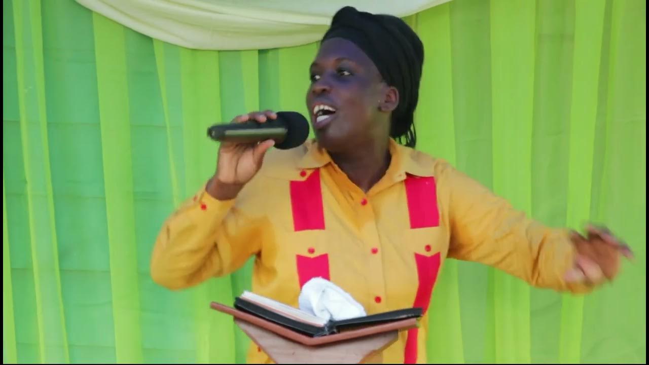 La Te Tranble Roch La Te Roule LOUANGE : La tè tranble woch la te woule, Tout solda te pran tranble yo