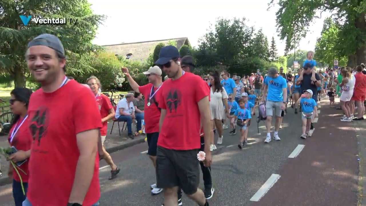Defilé 65e wandelvierdaagse Hardenberg 2023