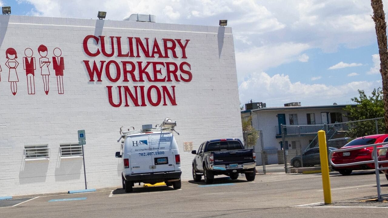 Service worker files federal charges against Culinary Union