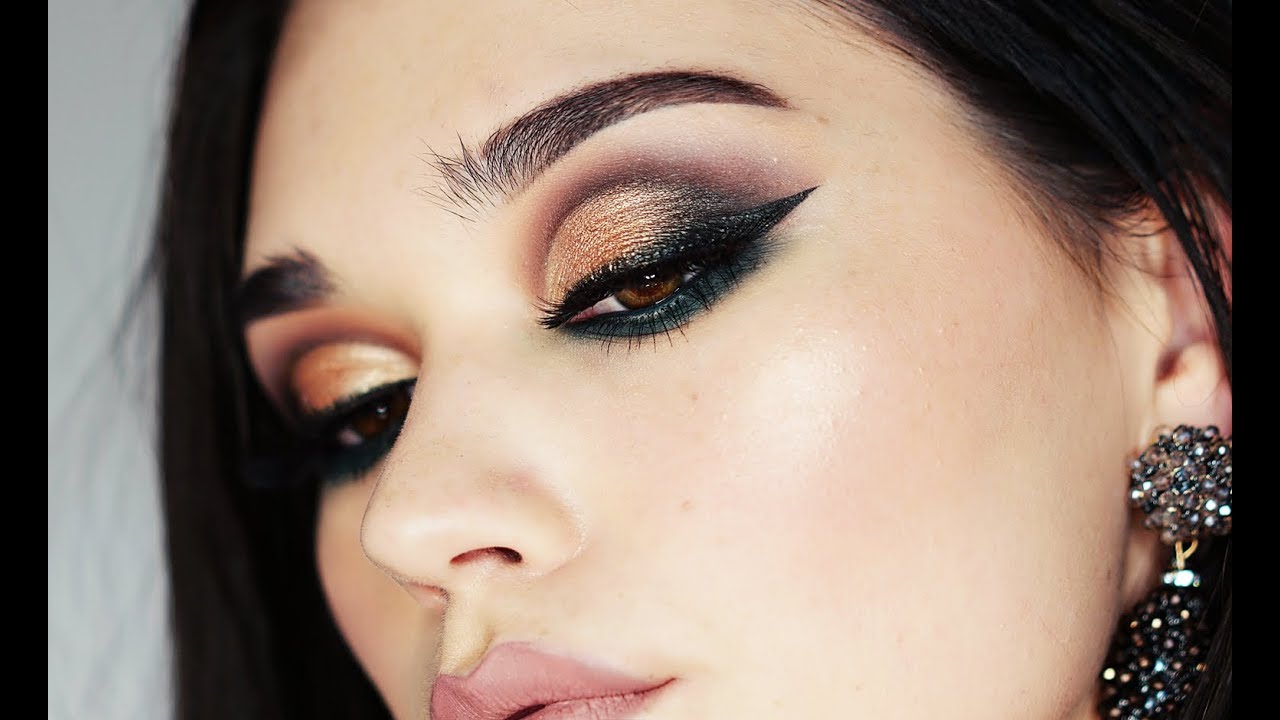 Holiday Makeup #2 Cut Crease