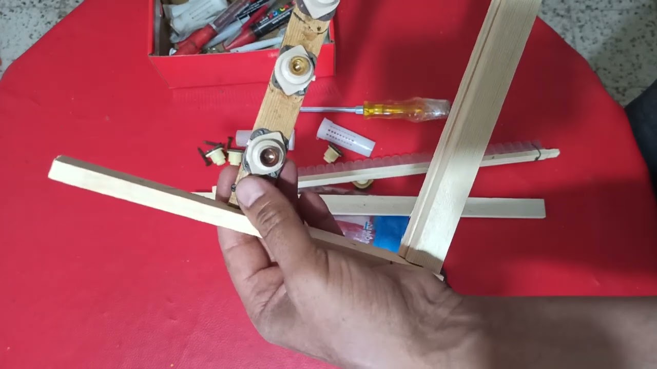 كيفية العمل بلوازم تربية الملكات و الغذاء الملكي الكؤوس الريشة و غيرها