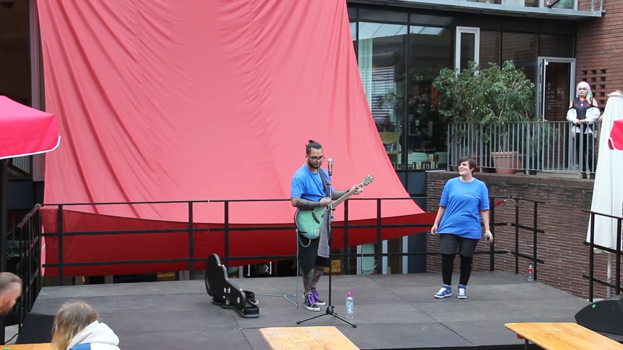 Der Devin spielt Gitarre // NipponCon 2024 // Part 3 - 5