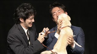 小泉環境相、“熱烈キス”にのけぞる（イベント 映画「犬部！」 ／林遣都 小泉進次郎 ちえ 篠原哲雄）