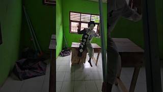 badut nya hilang,takut kena pukulan😭#trendingshorts