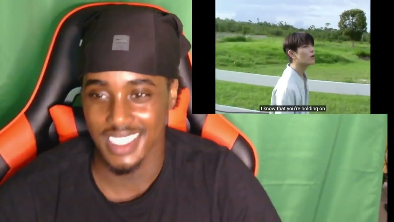 NON K-POP FAN REACTS To Stray Kids 