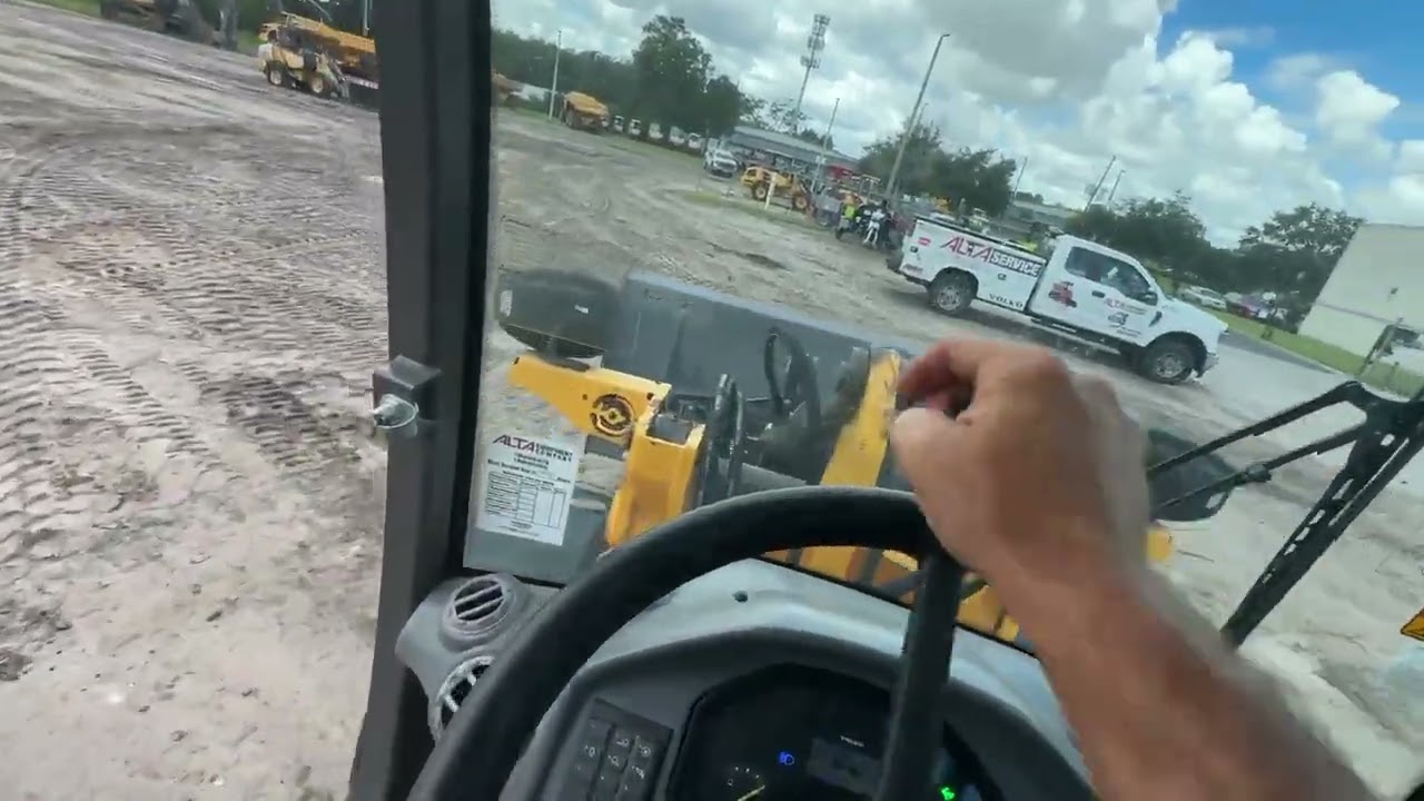 2022 VOLVO L20H For Sale