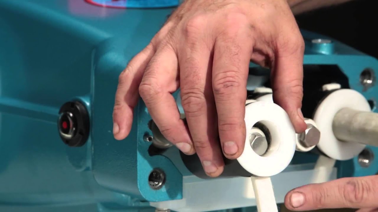 Cat Pump Training Video. Servicing Seals on 3560 Cat Pump. YouTube