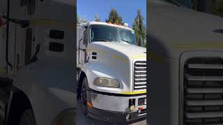 Tractocamión Mack 2012 CXU 613 manual, 6x4 # Ref WF29  Buin