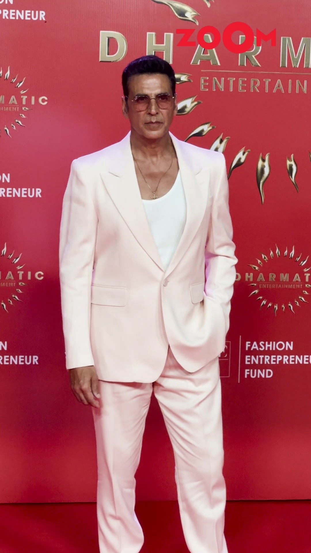 Akshay Kumar's SWAG entry at a RED carpet of an event ? #akshaykumar #shorts