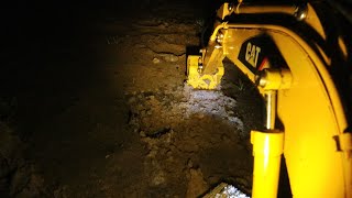 Memuat di Malam Hari Excavator RC