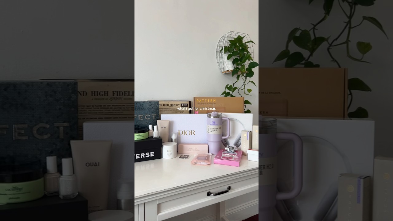 what i got for christmas | gift haul dior stanley marc jacobs ouai sol de janeiro touchland apple