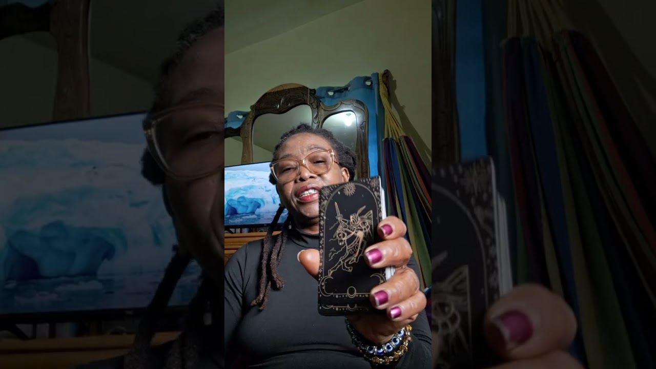 Этот мужчина совершенно застигнут врасплох твоей красотой, возрастом и креативностью 🥰😍