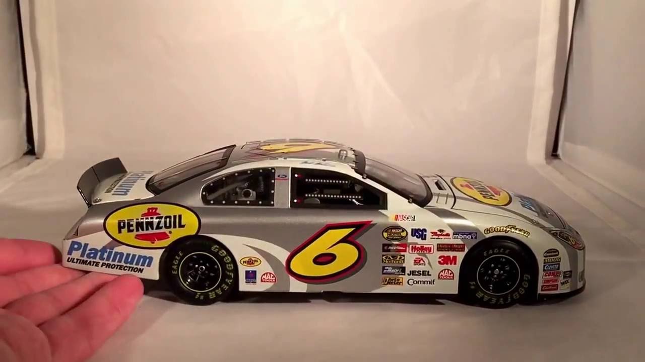 Review: 2006 Mark Martin #6 Pennzoil Platinum Ford 1/24 Team Caliber Preferred NASCAR