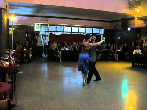 Constanza Vecslir y Claudio Cortejarena en Soho Tango 2