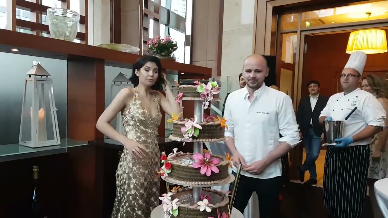 Celeste Buckingham a Carmel - Oslava narodenín.