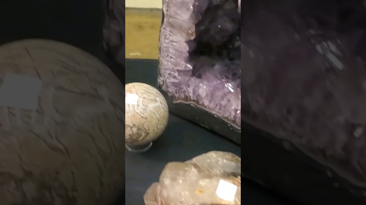Gem Show: Giant Crystal  Specimen