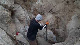 Şahmeran Cin Kraliçenin Mezarını Koruyor Adam Acıcam Diyor