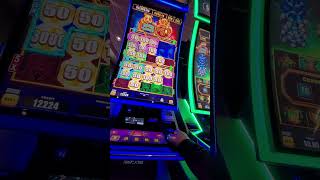 OMG ! 432 TIMES THE BET WIN AT SOARING EAGLE CASINO MICHIGAN 88 CENT BET