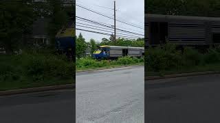 LIRR Train #6095 (the westbound cannonball) giving loud hornshow 514 “KING K5LL” at Grand Avenue