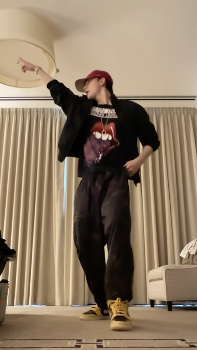 hereeee #StrayKids #스트레이키즈 #현진 #Hyunjin #YouMakeStrayKidsStay