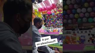 Jugando a los dardos de la feria 🎯 🎡 #dardosferia #peluches #feria