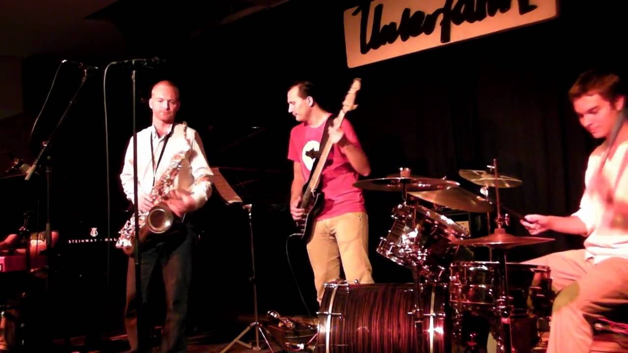 IGOR KLJUJIC / IGORSGROOVE  PLAYS "BEN" BY MICHAEL JACKSON  LIVE @ THE UNTERFAHRT