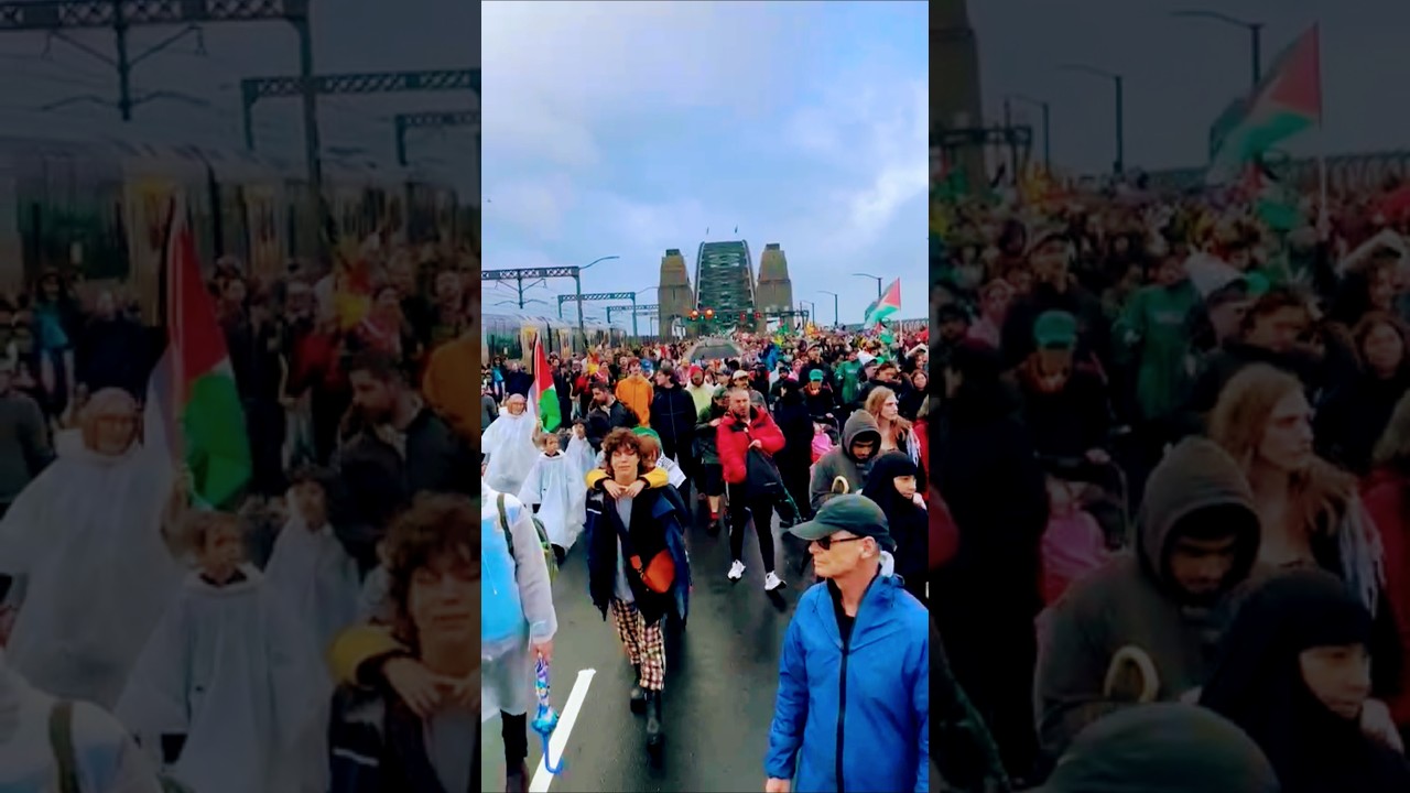 Sydney Harbour Bridge Packed With 300,000 Pro Palestine Supporters