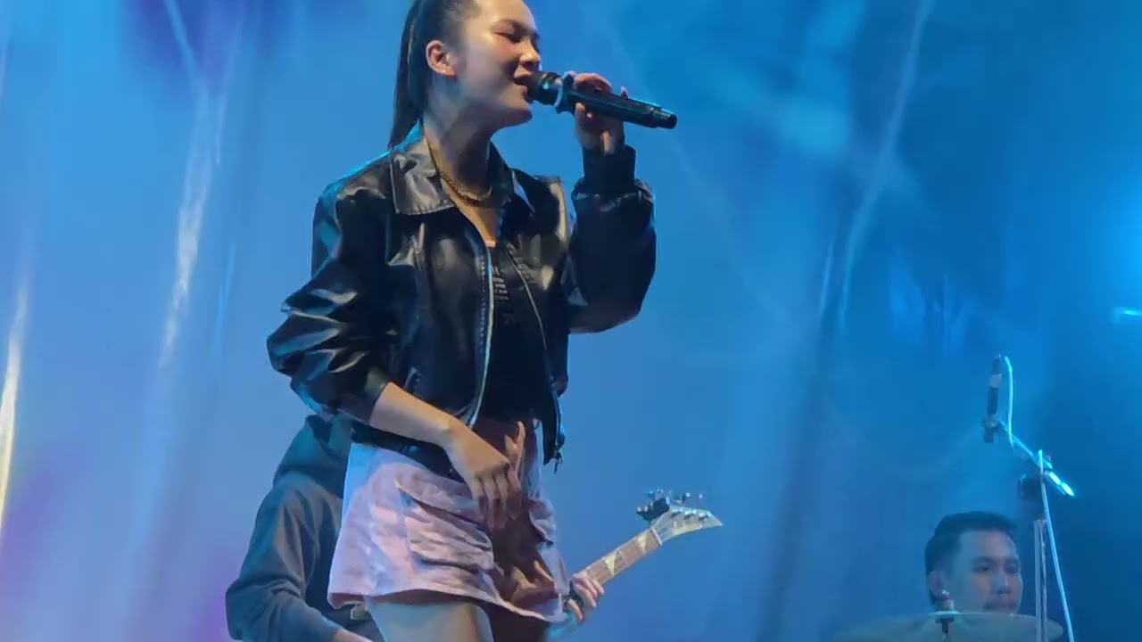 ເສບສົດ ບຸນບ້ານຫາດດ້າຍ