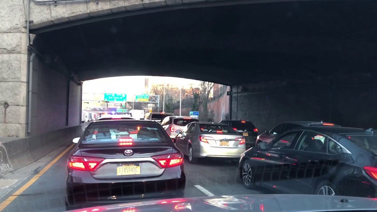 WWG nYc Bronx I95 Highway Car Crash Accident in Rush Hour Traffic