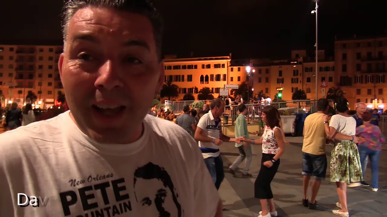 Balli swing in darsena a Savona