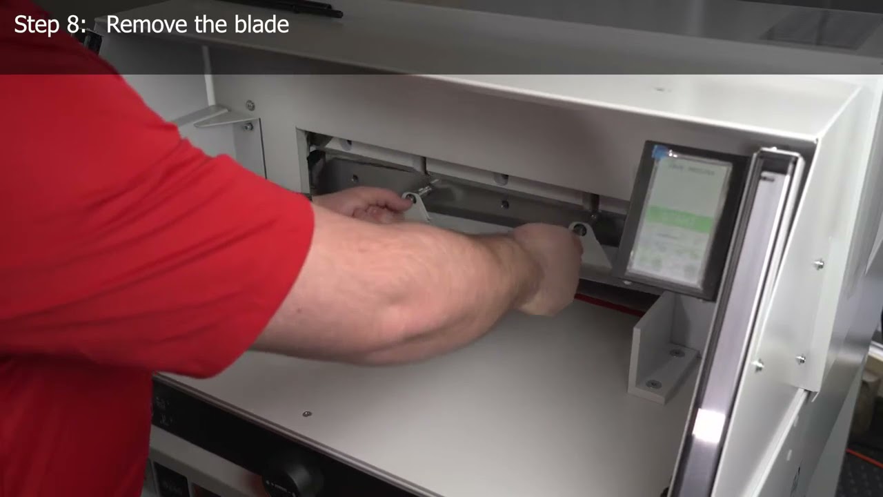 How to change a blade on Triumph 7260