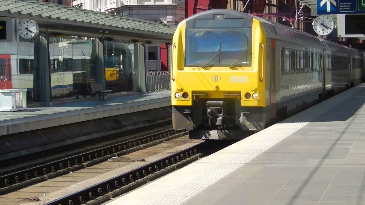 NMBS MW41 4130 + 4135 vertrekken van Antwerpen Cen