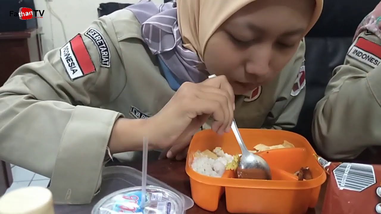 MAKAN SIANG PADA JAM ISTIRAHAT PART 1 YouTube