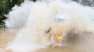 Absolutely chaotic || Vehicles vs Flooded Fords || Sutton Splash