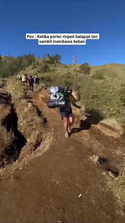 porter rinjani belapan lari turun #rinjani #hiking #mountains #travel #fyp #viral #porter #swiss