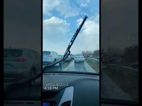 ي طفلة تحت المطر