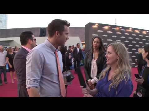 Red Carpet Interview with Ryan Reynolds, Samuel L. Jackson, and Michael Peña - Turbo World Premiere