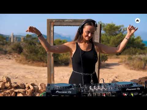 OSHI is playing Lexer - Odyssey on Radio Intense / Melodic Techno & Progressive House