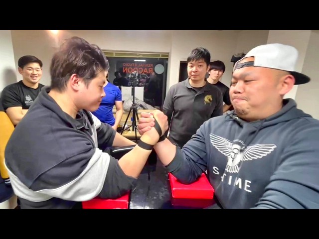 A powerful showdown in the over 100kg class! [Arm wrestling] - YouTube